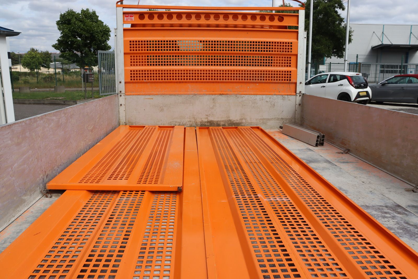 Fahrzeugabbildung Iveco Daily 35S15 3.0 D Kipper * AHK * bis 3.5t 35 150