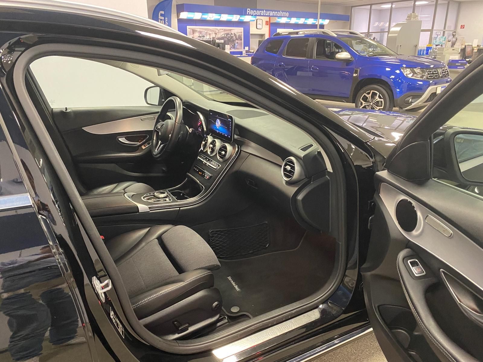 Fahrzeugabbildung Mercedes-Benz C 200 Mildhybrid+AVANTGARDE+Kamera+Navigation
