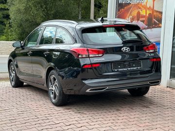Bild 2 Hyundai i30 cw *Automatic*SitzHz*NAVI*AppleCar*