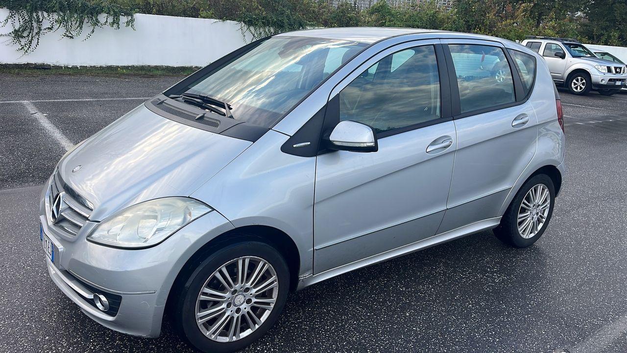 Mercedes-Benz A 180