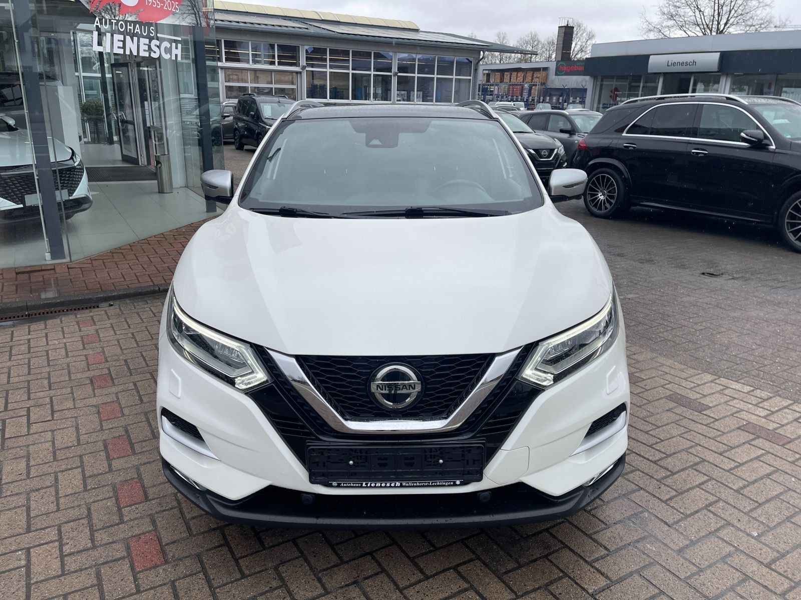 Fahrzeugabbildung Nissan Qashqai 1.3 DiG-T Tekna+ Automatik Leder Navi