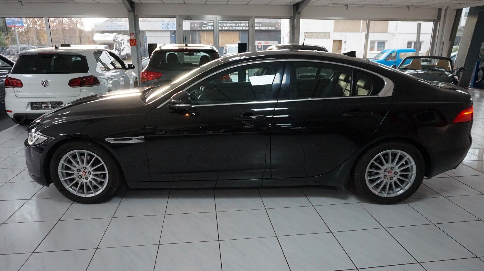 Fahrzeugabbildung Jaguar XE Prestige