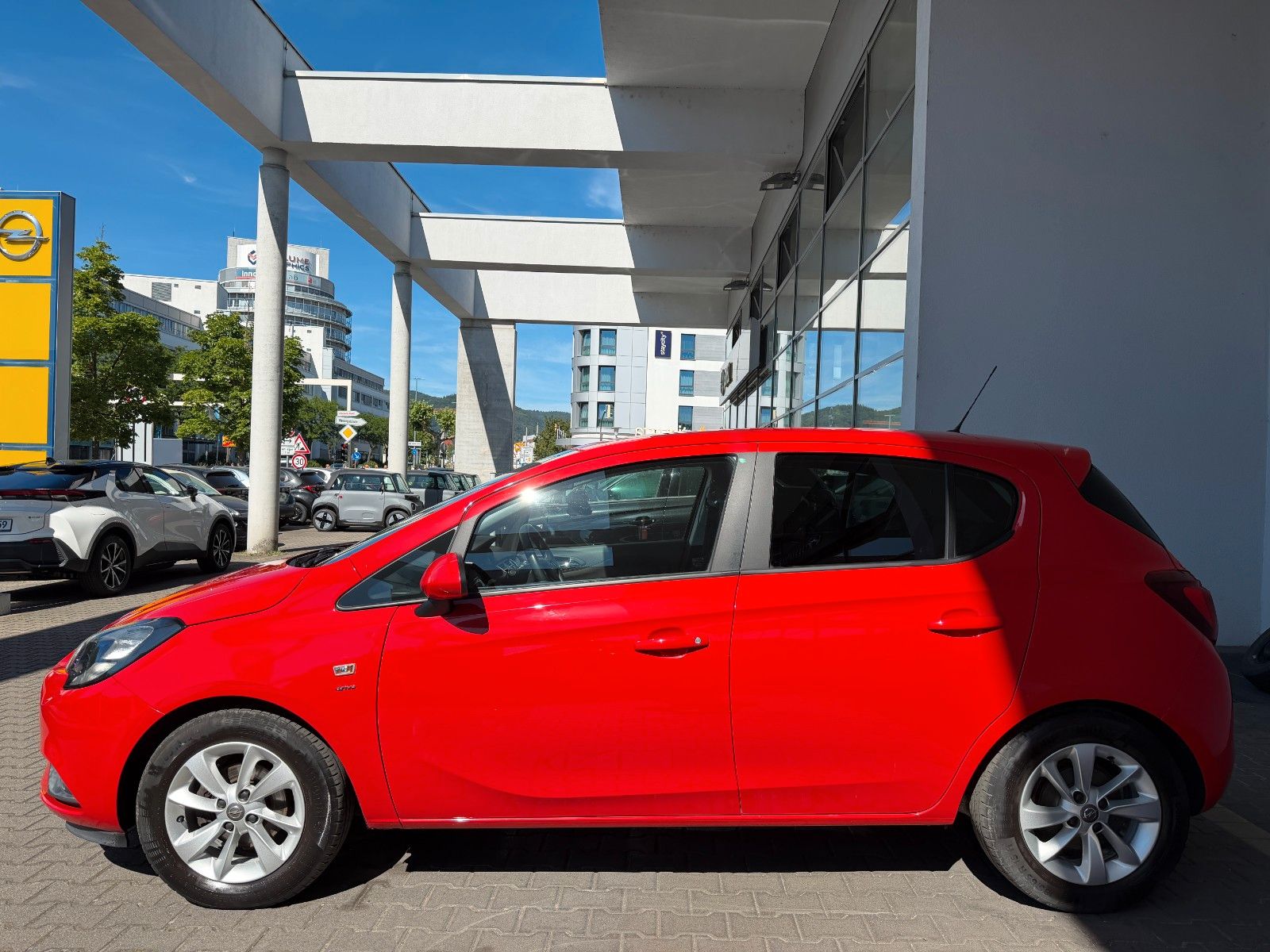 Fahrzeugabbildung Opel Corsa E Drive 90PS PDC/SHZ/LMR!