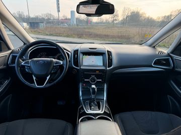 Ford S-Max - 12