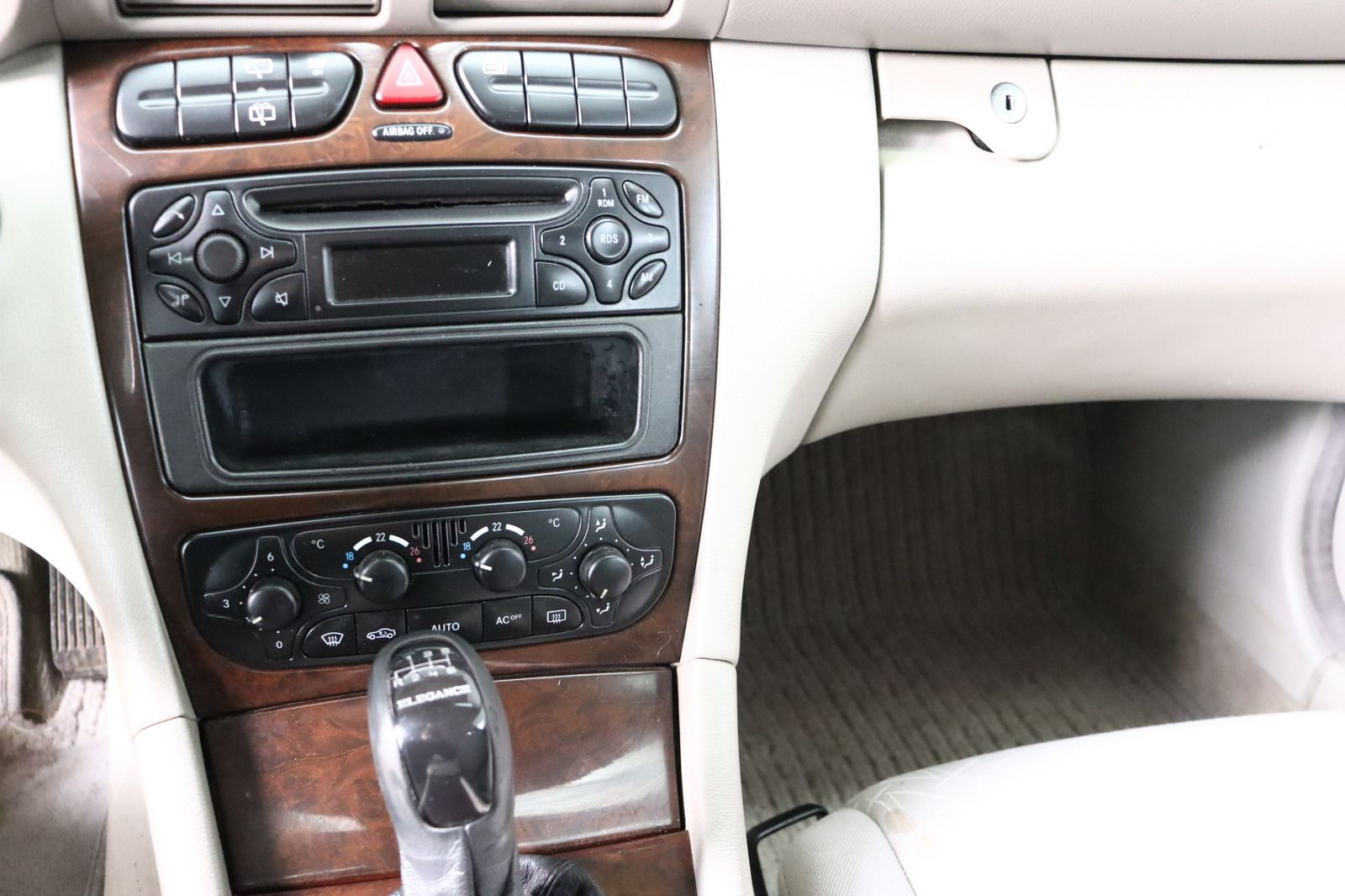 Fahrzeugabbildung Mercedes-Benz C 220 CDI T ELEGANCE