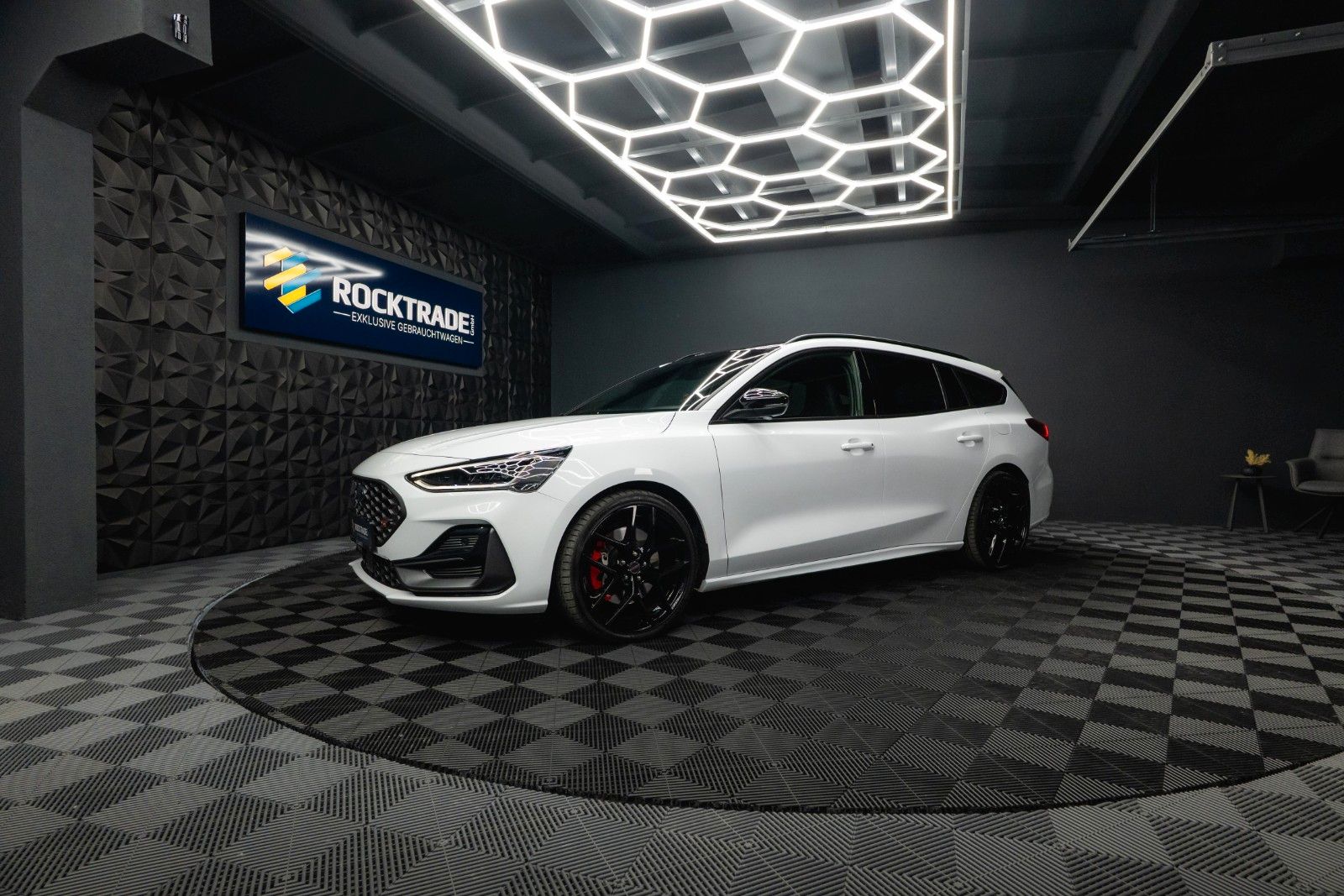 Fahrzeugabbildung Ford Focus Turnier ST X Performance *Head Up*LED*DAB*