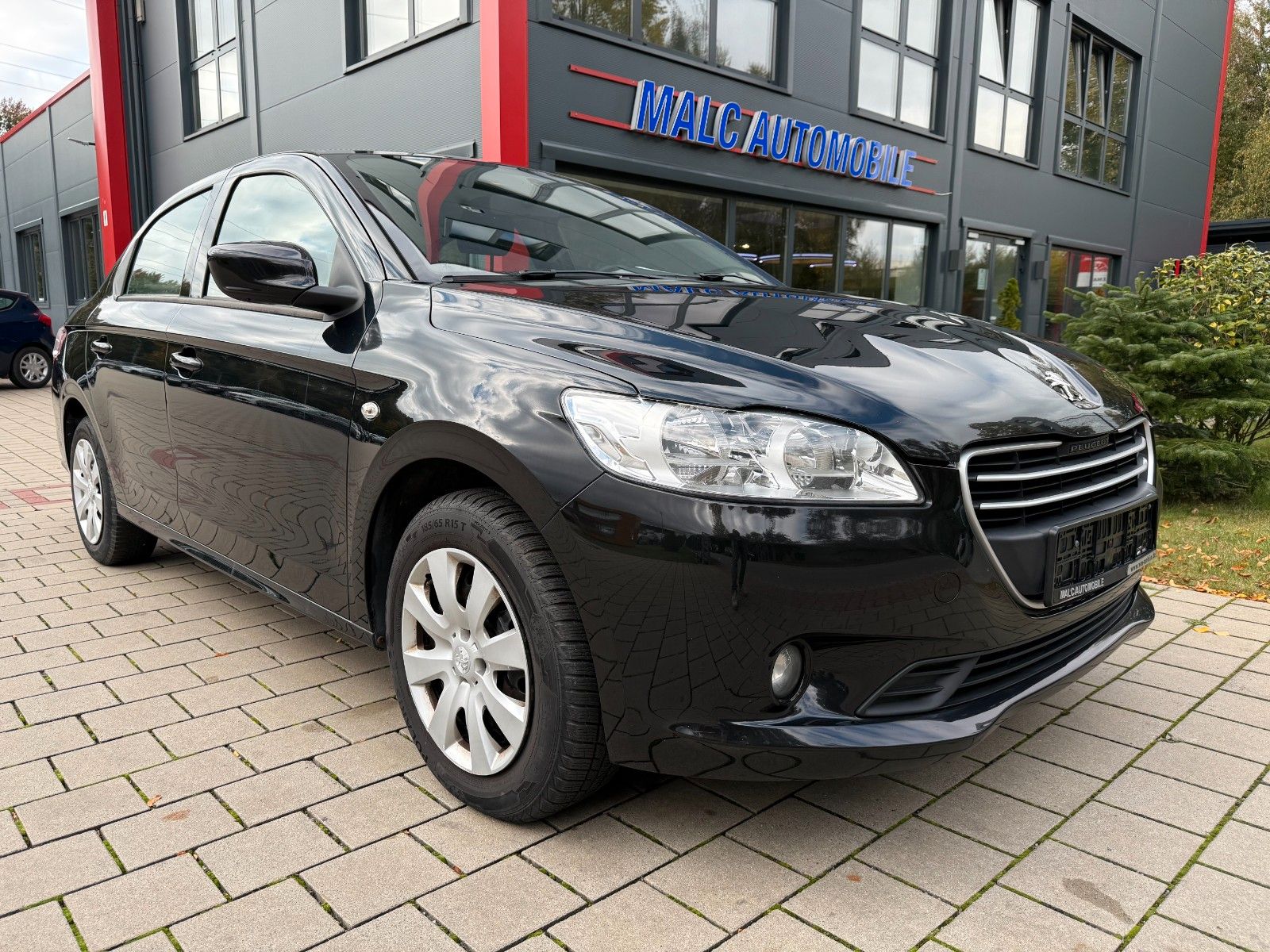Peugeot 301 Limo(Tüv&insp.neu/AHK/S-Heft)