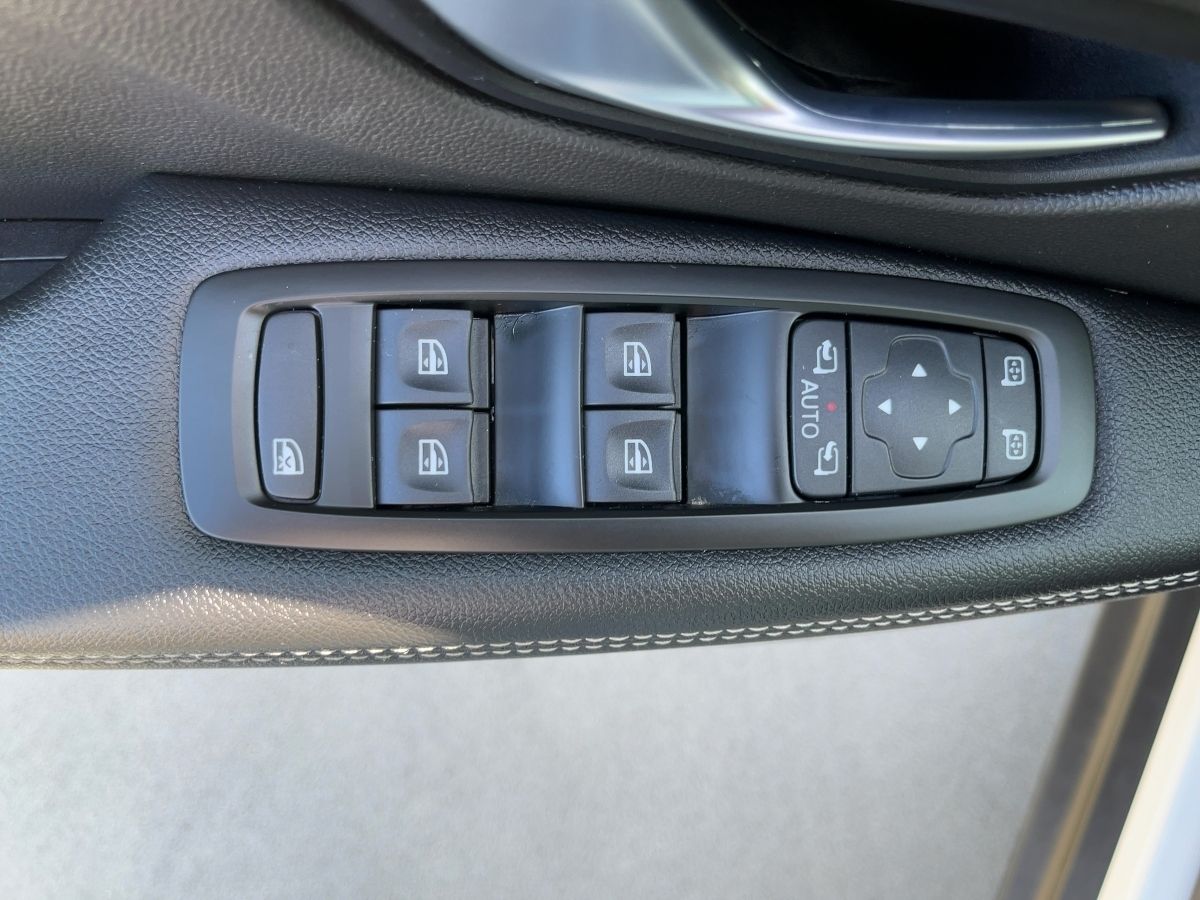 Fahrzeugabbildung Renault Grand Scenic Business Ed. TCe 140 GPF 7-Sitzer