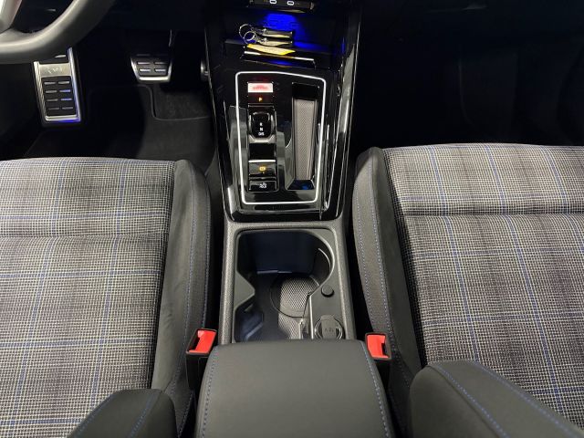 Golf VIII GTE 1.5 TSI eHybrid LED TRAVEL NAV