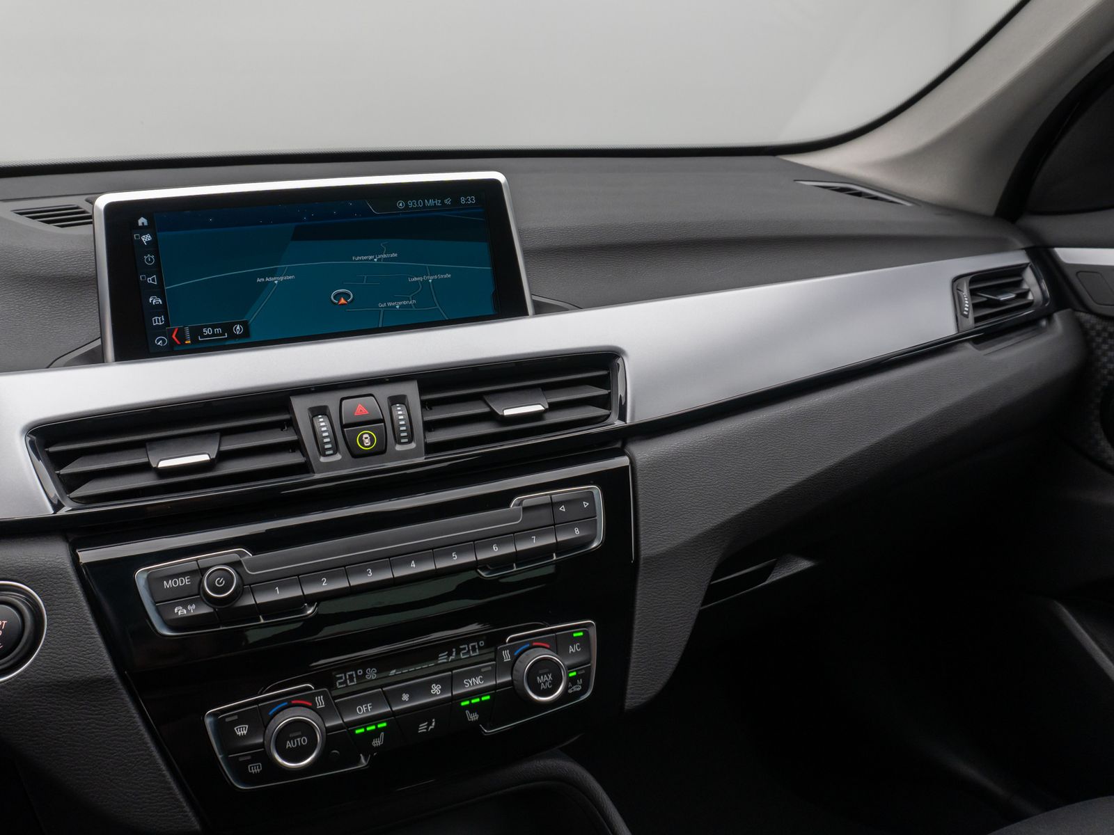 Fahrzeugabbildung BMW X1 sD20i Panorama Navi Lordos DAB HiFi Parkassis