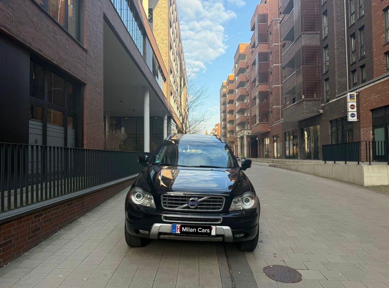 Volvo XC90 D5 AWD / 7 Sitze Navi