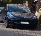 Tesla Model 3 Allradantrieb mit Dualmotor Performa...