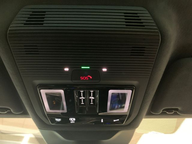 Passat Variant 1.5 eTSI DSG R-LINE IQ.LIGHT+AHK+