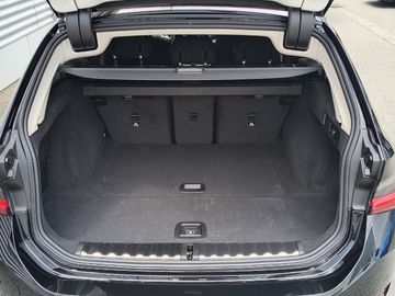 BMW 318i Touring DAB Komfortzg. Tempomat Klimaaut.