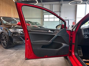 Volkswagen Golf *1.HAND*PANO*STHZ*AHK*ACC*NAV*2-ZONEN*