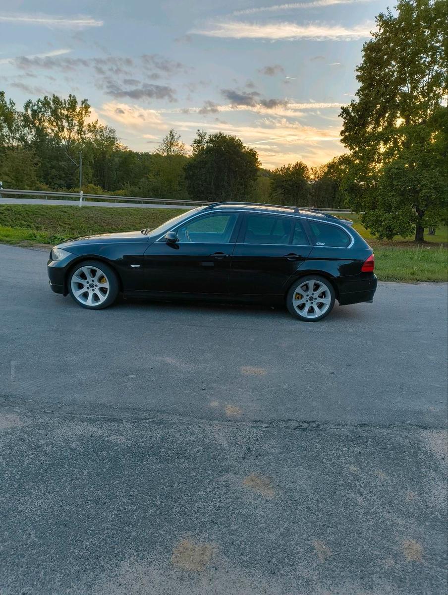 BMW 330, 2006