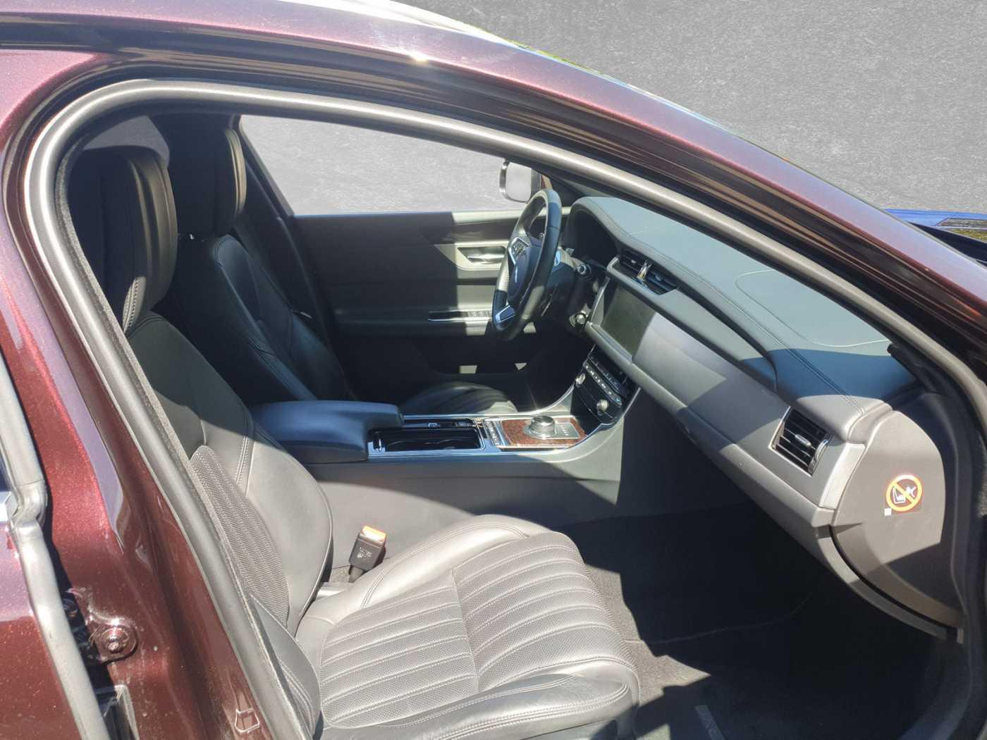 Jaguar XF 25t Sportbrake Portfolio