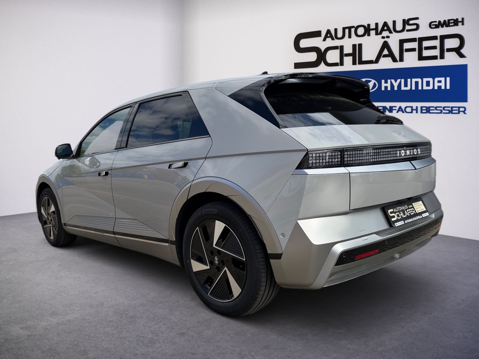Fahrzeugabbildung Hyundai IONIQ 5 Uniq Elektro 84 kWh 4WD Park-Paket