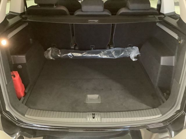 Touran Comfortline R-Line Black Style 1,5 TSI 11