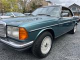 Mercedes-Benz 230 123 SE 123 C - Mercedes-Benz 230 mit Benzin-Antrieb: Coupe