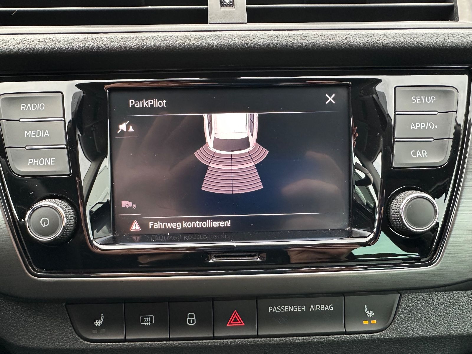 Fahrzeugabbildung SKODA Fabia Combi 1.0 TSI Style SHZG/EPH/Carplay