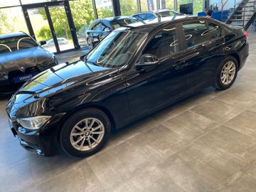 BMW 320 d Lim.  xDrive *NAVI*PDC*SZHZ*TEMPOMAT*4x4*