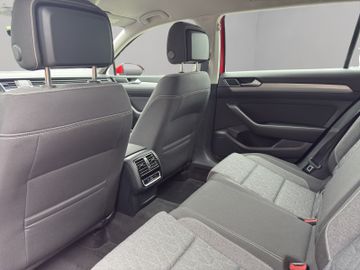 Volkswagen Passat Variant - 11
