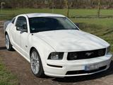 Ford Mustang 4,6 V8 - Ford Mustang aus 2006: V6