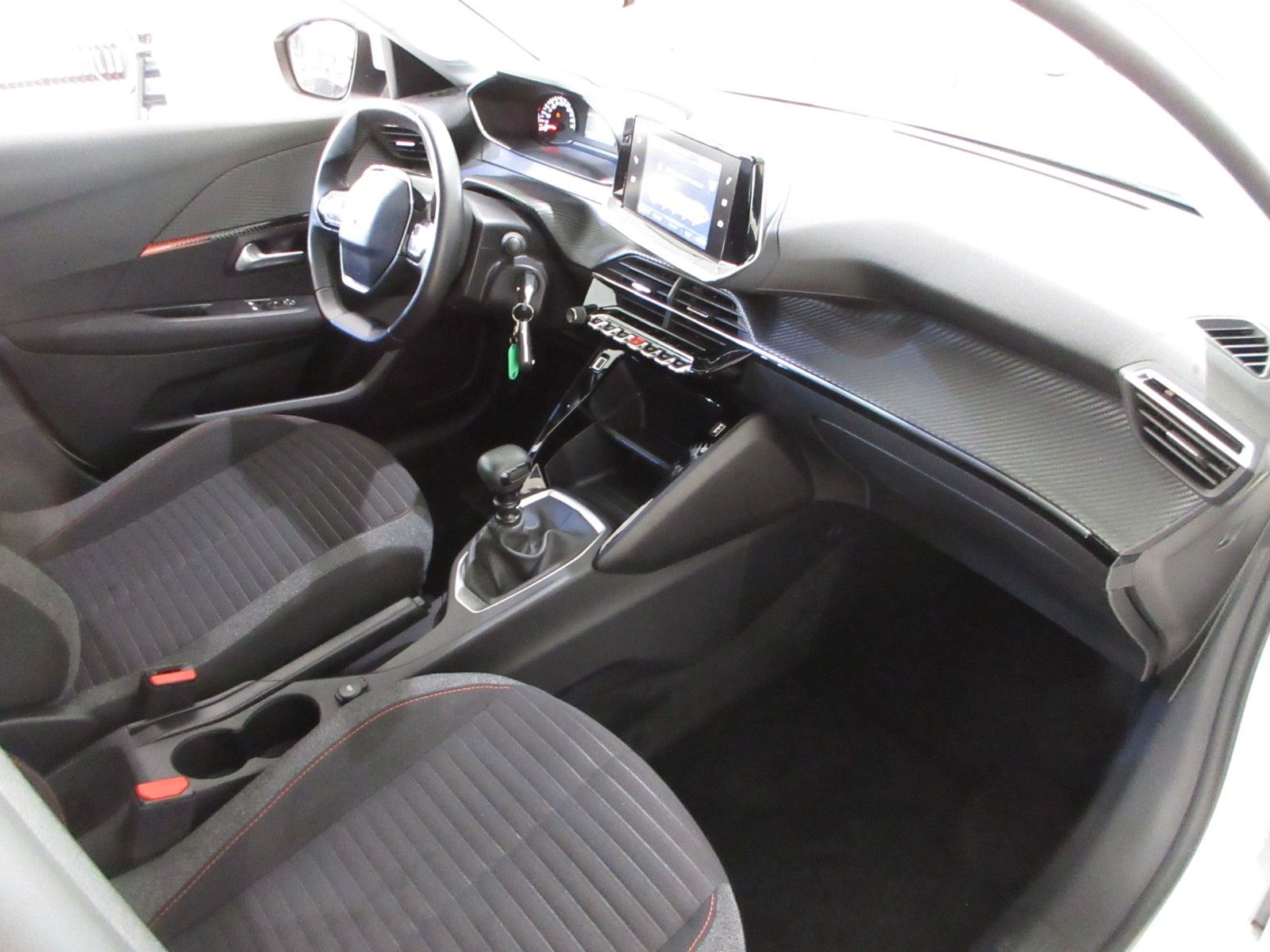 Fahrzeugabbildung Peugeot 208 Active 1.2T NAVI/LED/PDC/TEMPOMAT