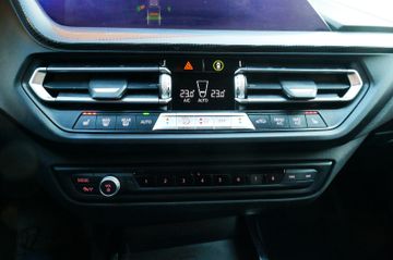 Fahrzeugabbildung BMW 120 1 Limousine 120 d xDrive Sport Line