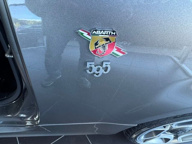 Fahrzeugabbildung Abarth 595C KLIMA NAV PDC 17"