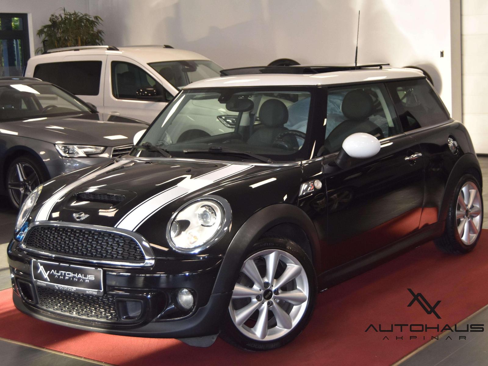 MINI One Cooper S PANO NAVI LEDER PDC SITZHEIZ SOUNDS