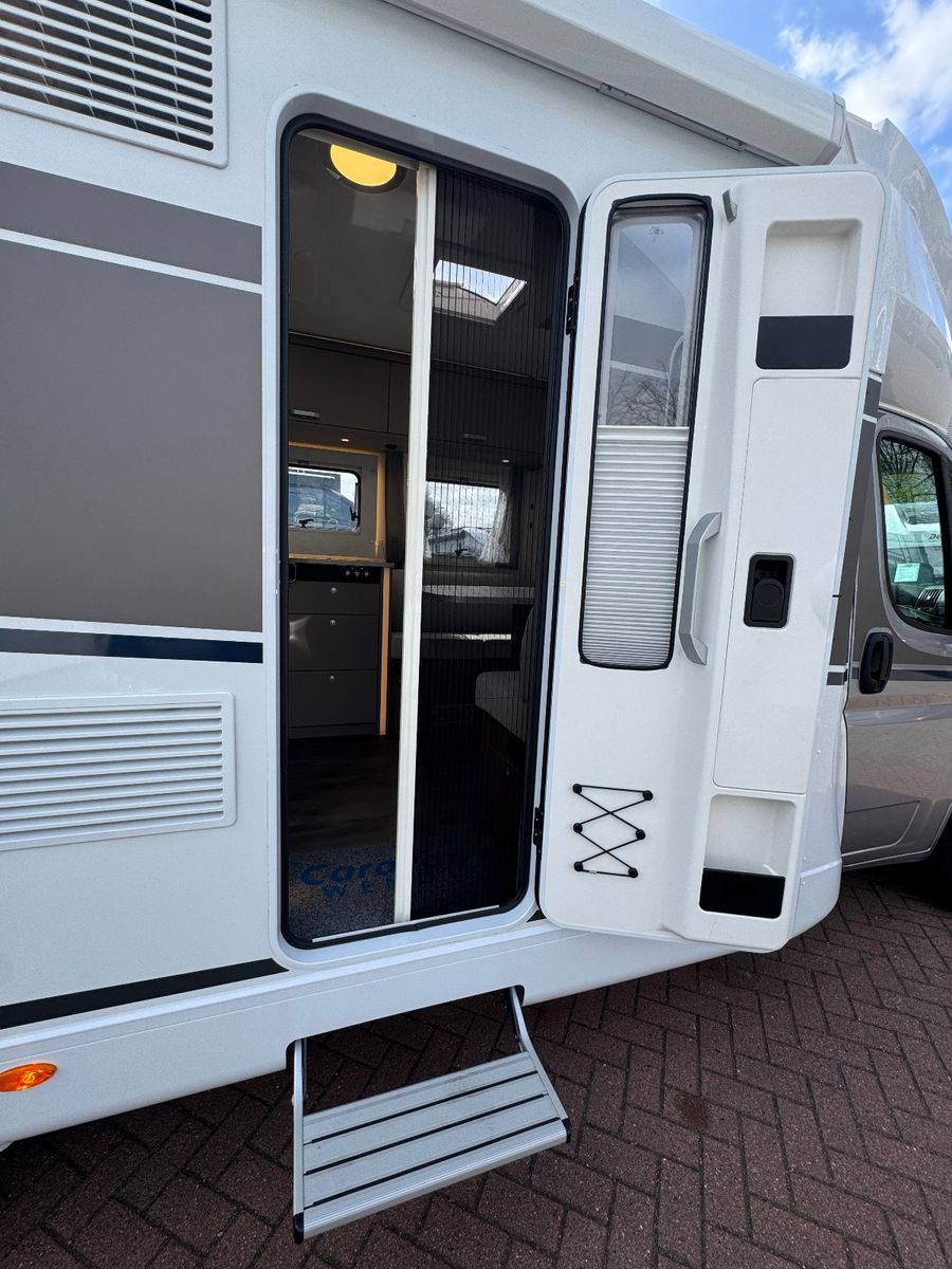Fahrzeugabbildung Carado T 457 Pro + HYDRAULISCHE HUBSTÜTZEN LUFTFEDERUNG