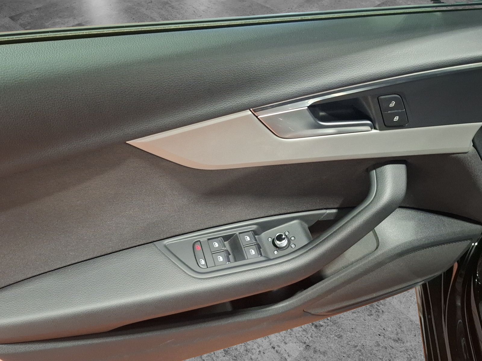Fahrzeugabbildung Audi A4 Avant 35 TFSI advanced S-tronic GRA Navi