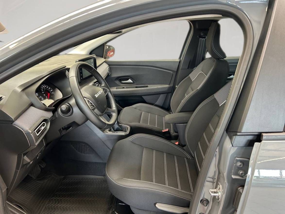 Fahrzeugabbildung Dacia LOGAN TCe 90 1.0
