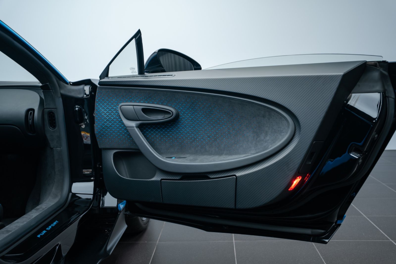 Fahrzeugabbildung Bugatti Chiron Pur Sport 1of60/SKY VIEW