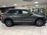 Volkswagen Tiguan 2.0 TSI BMT 4M/LED/CAM/AHK/SHZ/GROßE NAVI - : Allradantrieb, Geländewagen