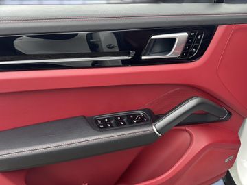 Porsche Cayenne - 10