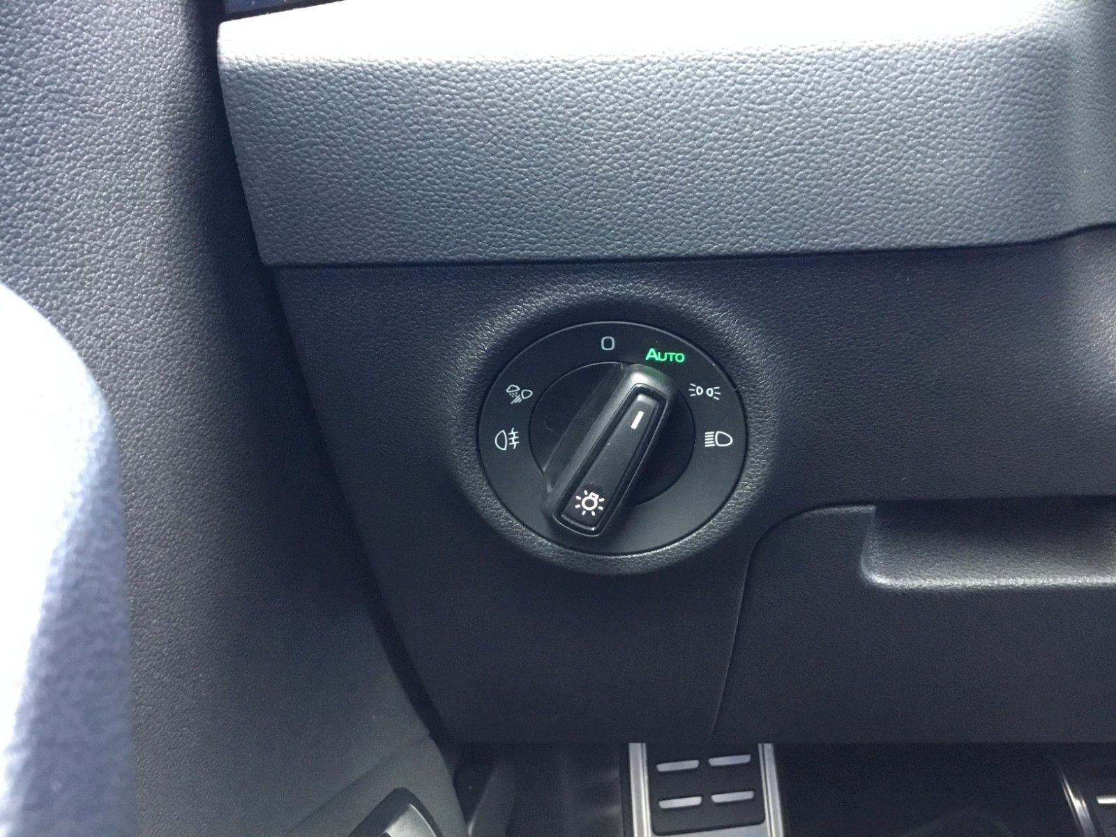 Fahrzeugabbildung SKODA Karoq 2.0l TSI DSG 4x4 Sportline+AHK+Matrix+Pano