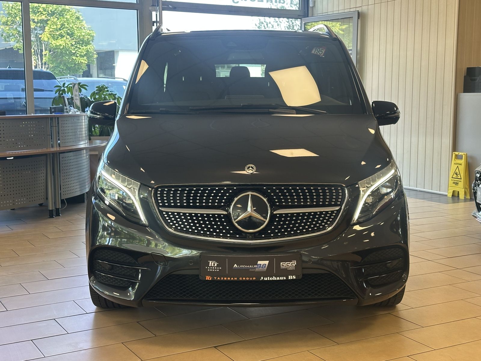 Mercedes-Benz V 300 d*AMG*7Sitz*AHK*Leder*360*ACC*Burmester imagem 2