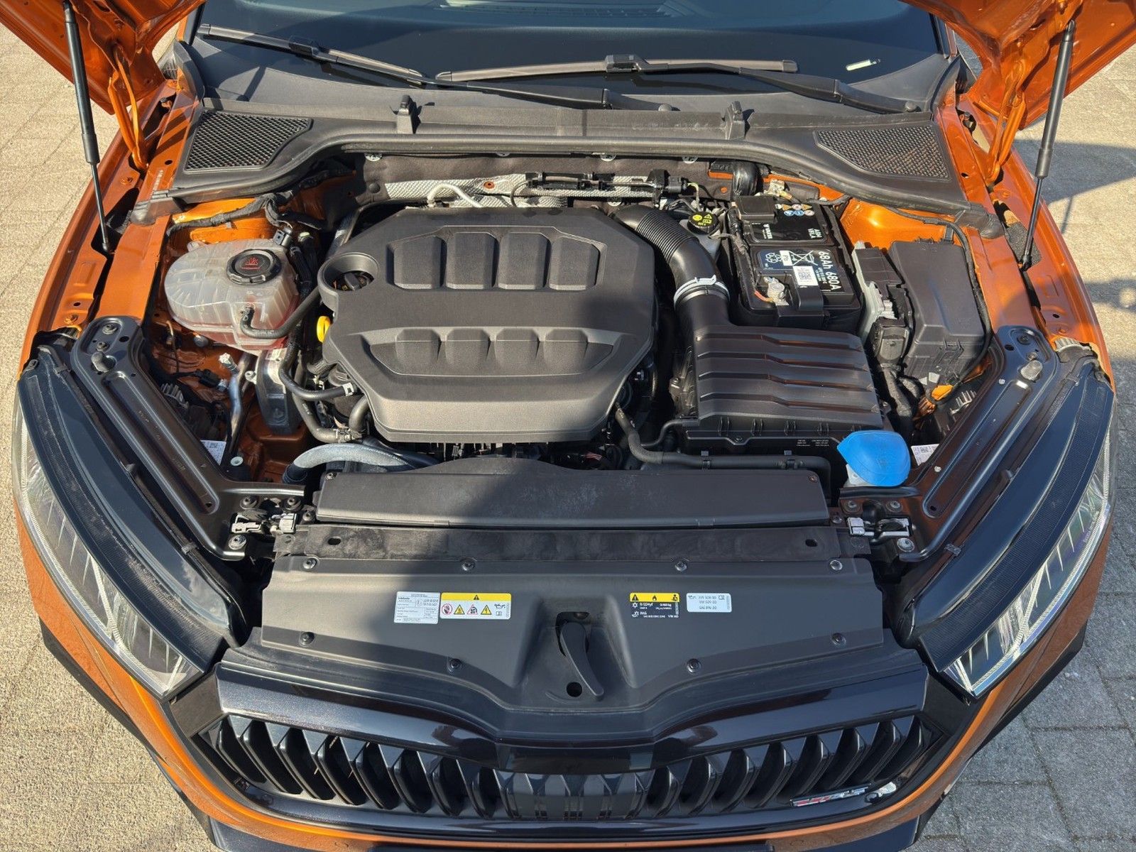 SKODA Octavia Combi 2.0 TSI RS DSG / PANORAMA / STHZG - Image 17