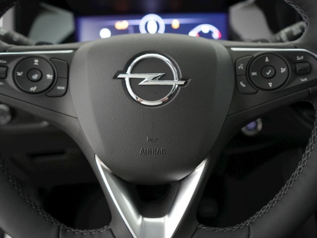 Grandland ULTIMATE AT+LED MATRIX+NAVI+360 GRAD K