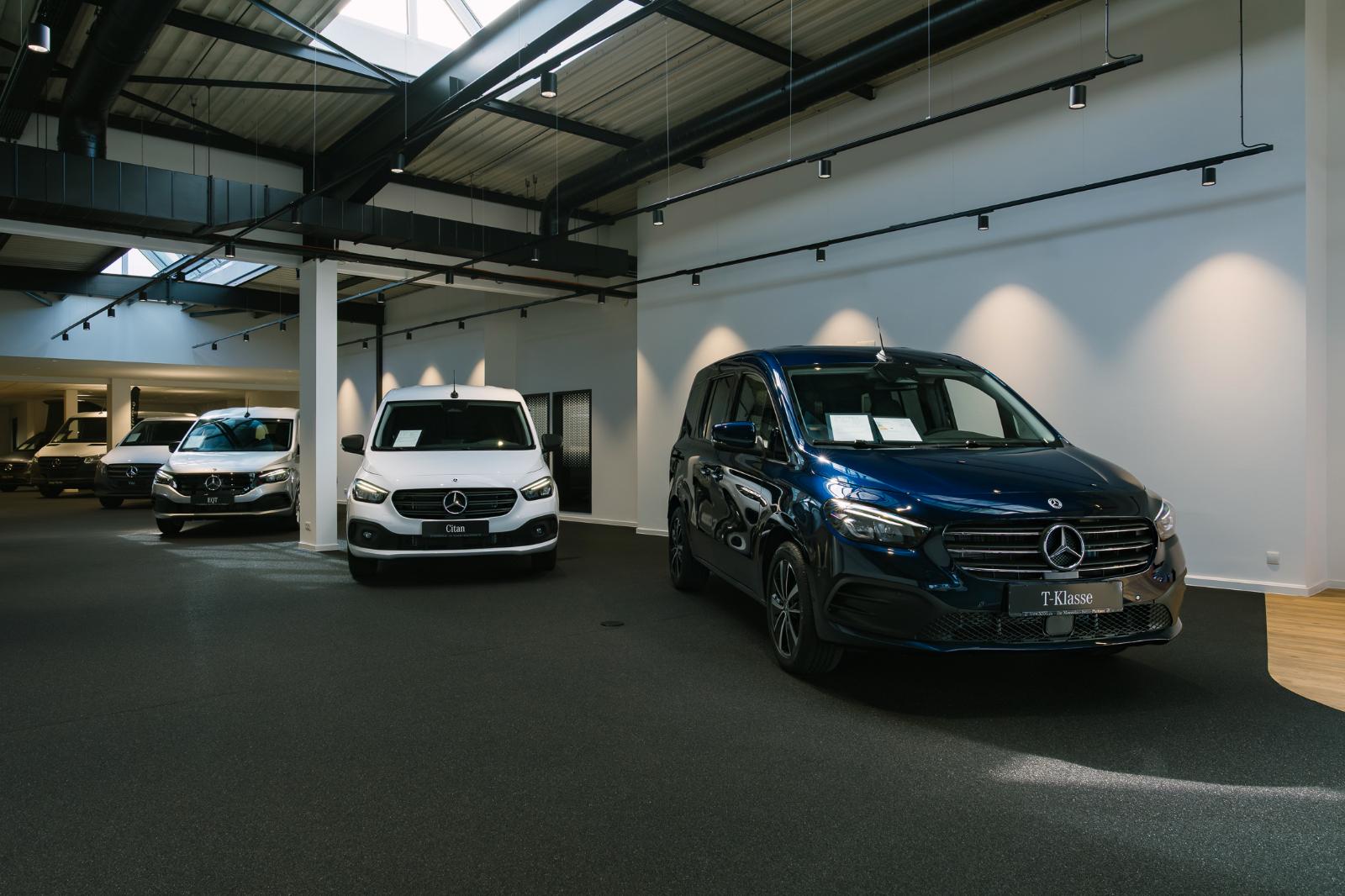 showroom-image-bottom