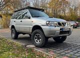Nissan NISSAN TERRANO 3.0 TOP OVERLANDER - Nissan Terrano: Geländewagen