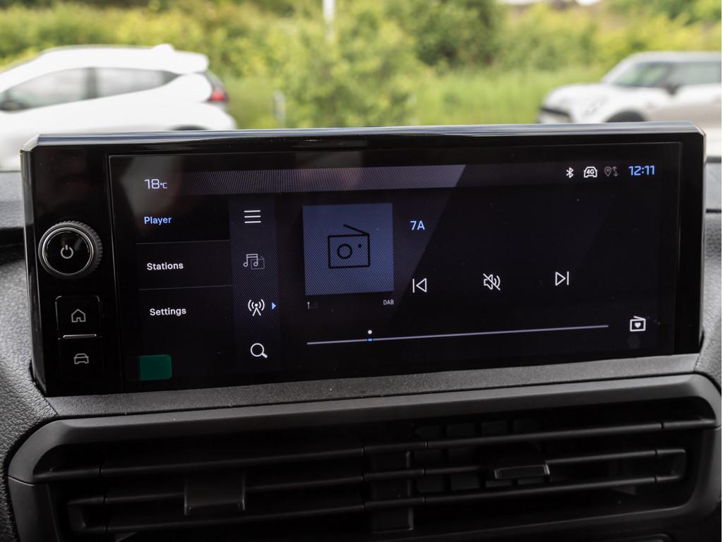 Peugeot EXPERT Kastenwagen 1.5 Diesel 120 M L2 SHZ NAVI