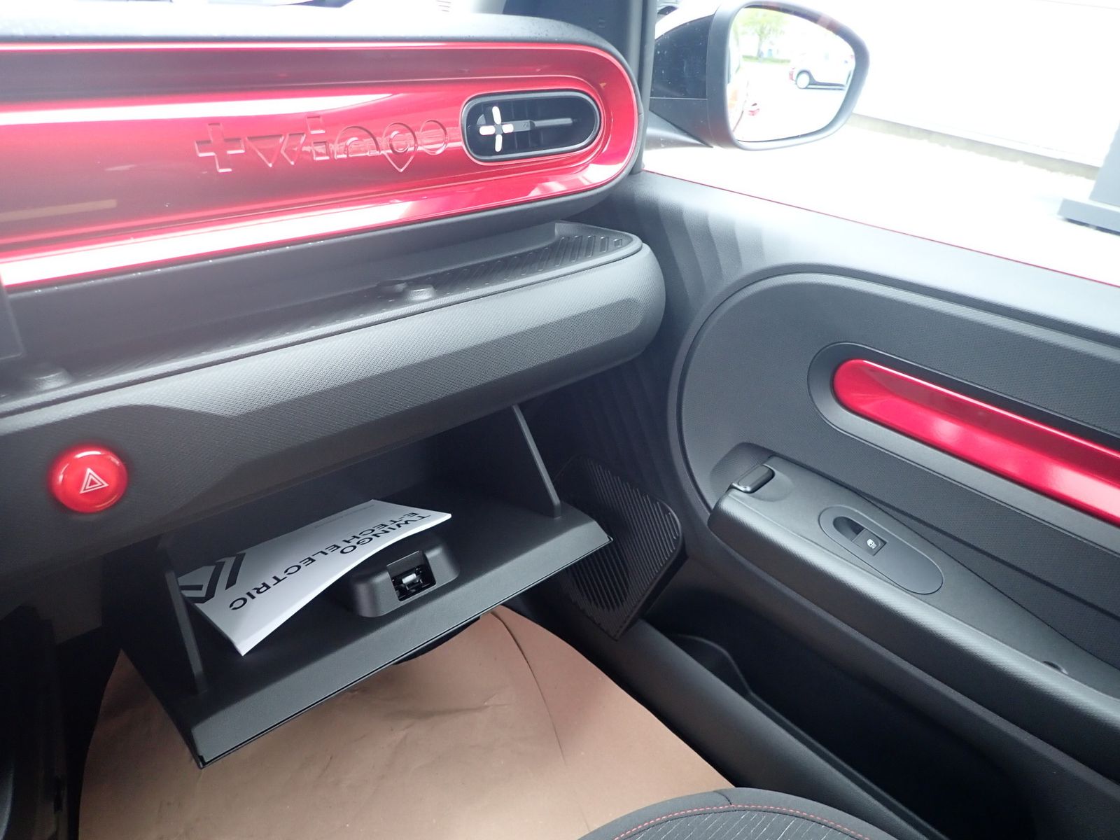 Fahrzeugabbildung Renault Twingo E-TECH elektrisch Techno 80hp Urban Range