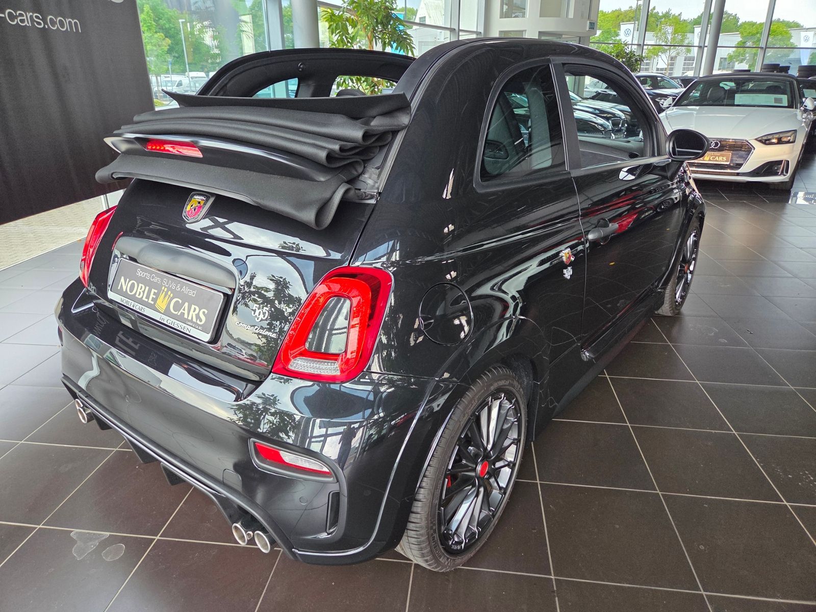 Fahrzeugabbildung Abarth 595C Competizione NAVI CarPlay