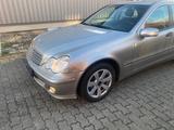 Mercedes-Benz Mercedes Benz C220 CDI Zum Verkaufen - Mercedes-Benz C 220 aus 2005