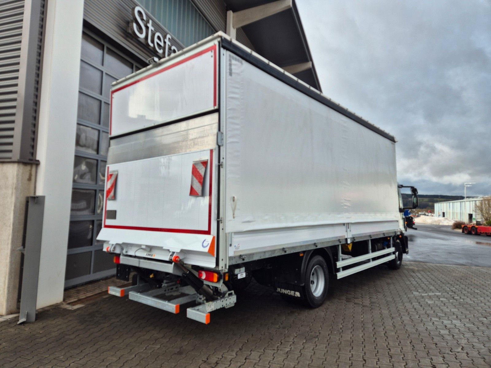 Fahrzeugabbildung Iveco Eurocargo ML140E25/P LBW 1.500kg 7.280mm