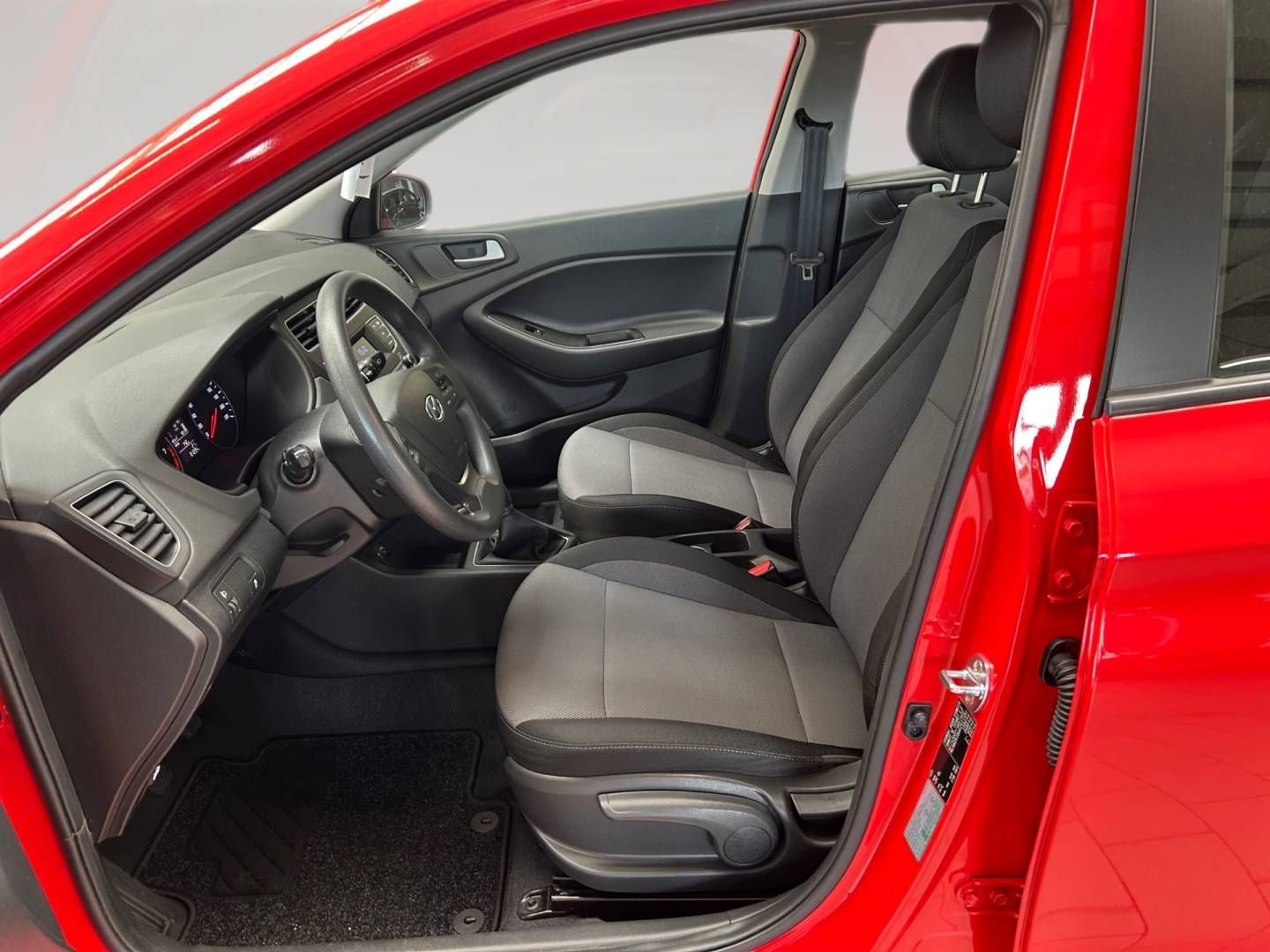 Fahrzeugabbildung Hyundai New i20 5-Türer Facelift | 1.2 Benzin M/T 75PS S